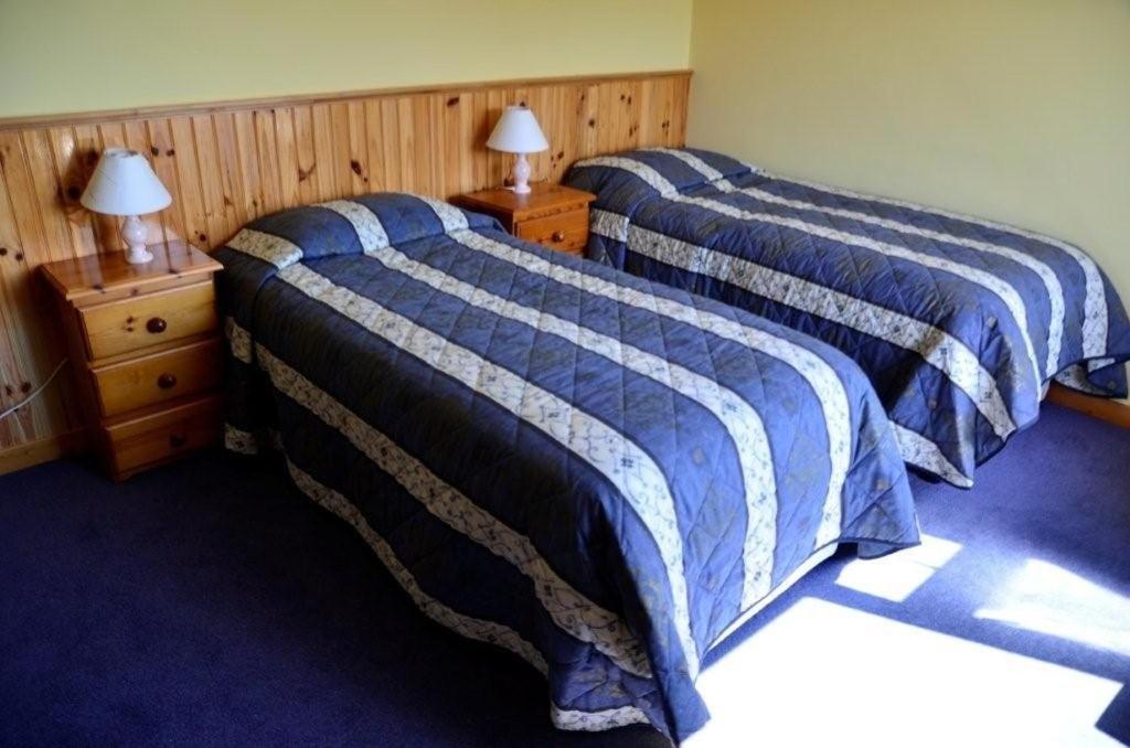 Decourcey'S Hazelbrook Farmhouse B&B Cleggan Zimmer foto